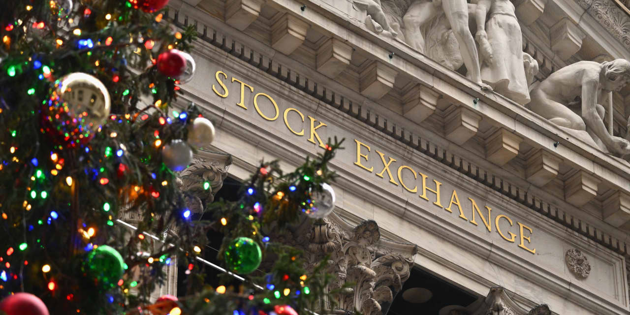 Stocks Slip as Bond Yields Rise, Bitcoin and S&P 500 Reach 2023 Highs