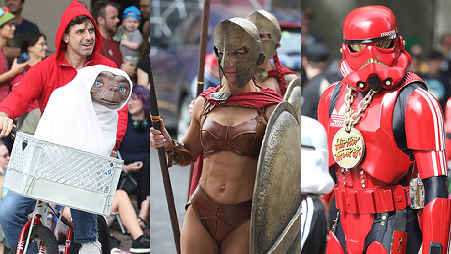 "Dragon Con Parade: A Colorful Spectacle Fills Atlanta Streets"