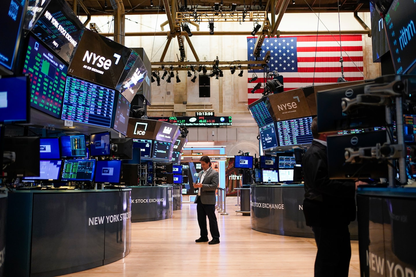Dow and S&P 500 Hit Record Highs Amid Rate Cut Optimism