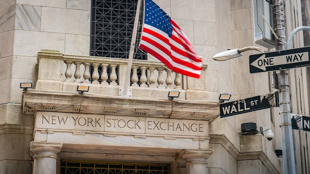 Wall Street Concerns Grow as Major Stocks Drop and AI Valuations Come Under Scrutiny