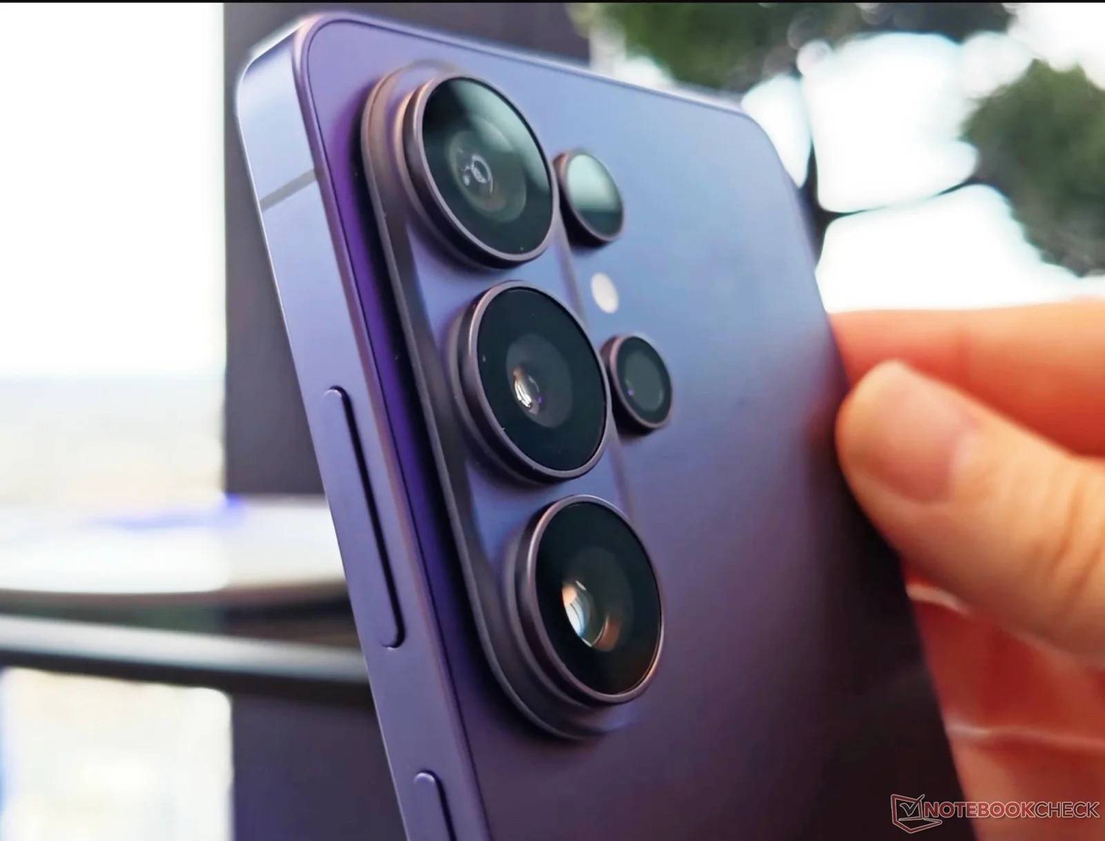 Galaxy S26 Ultra camera gains shine, yet iPhone 17 Pro still leads