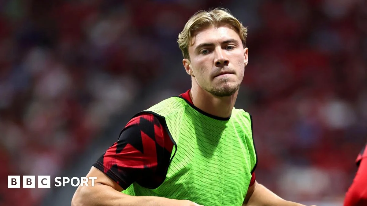 Manchester United's Rasmus Hojlund to miss Arsenal clash amid transfer rumors