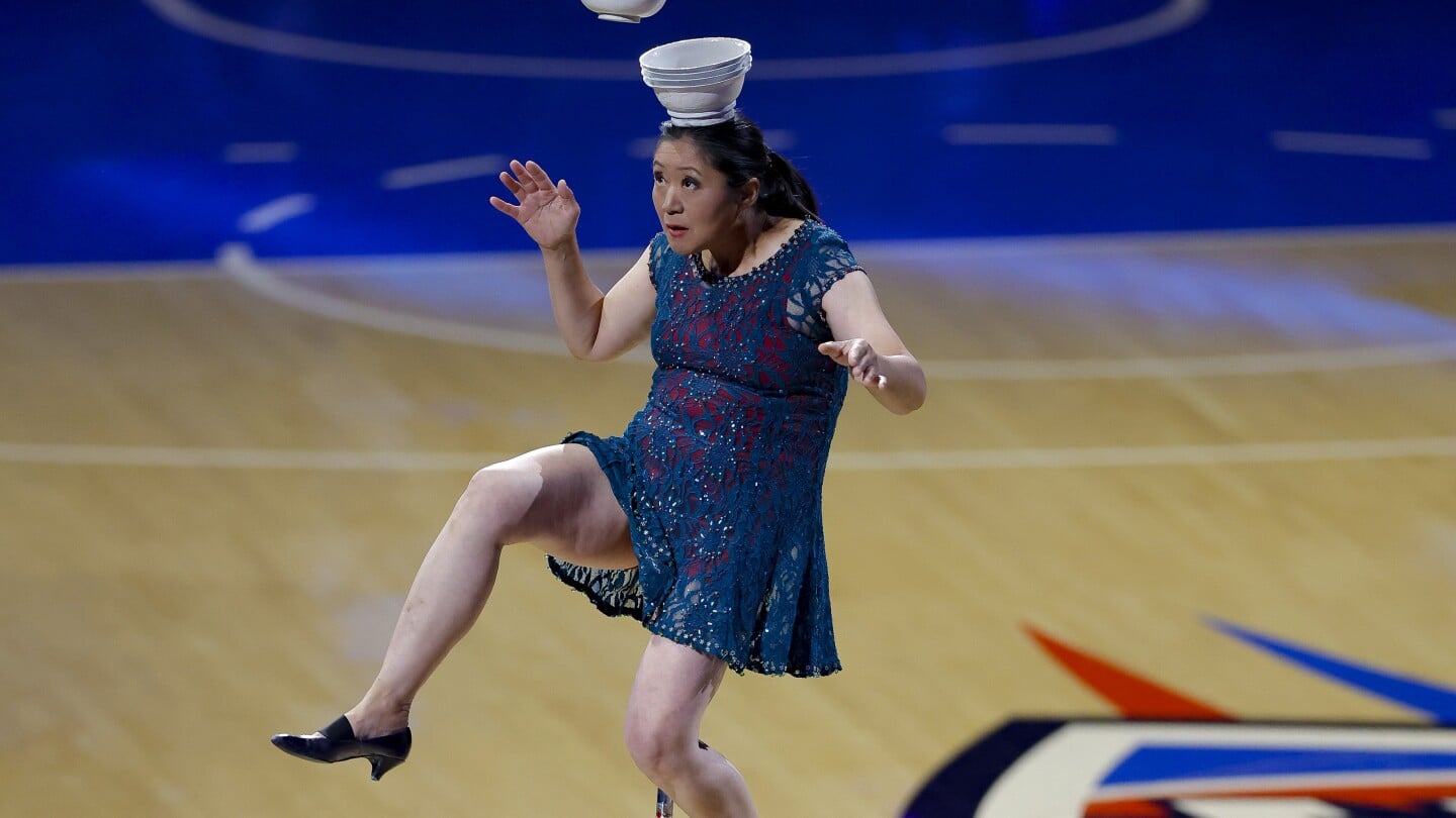 Featured image for Red Panda suffers wrist fracture during WNBA halftime performance