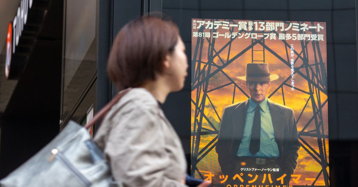 Featured image for "Japanese Critiques of 'Oppenheimer' Ignite Debate on Omissions"