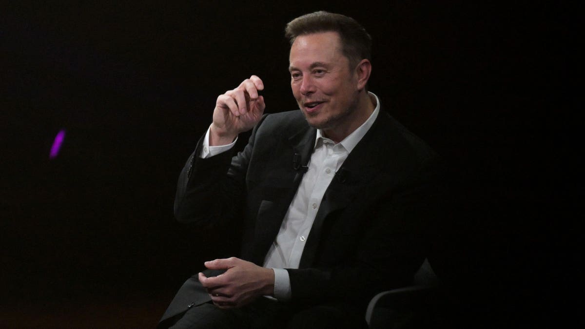Elon Musk and Mark Zuckerberg's Feud Takes Twitter by Storm