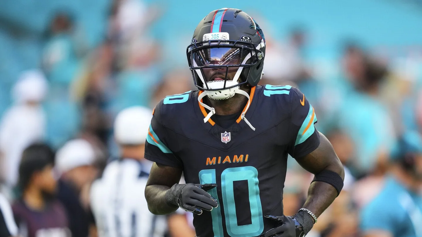 Dolphins Part Ways With Tyreek Hill, Jump-Starting a High-Profile WR Free Agency