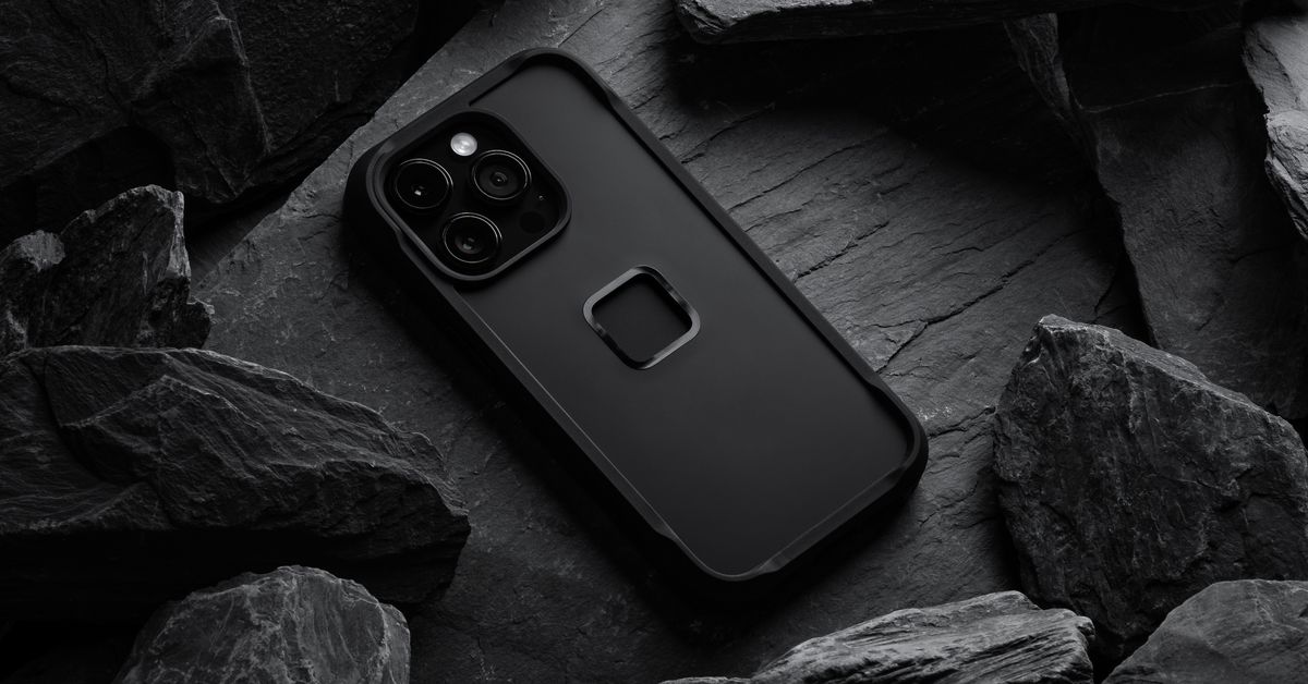 Featured image for "New rugged iPhone 14 Pro case and discounted Apple and Anker chargers now available"