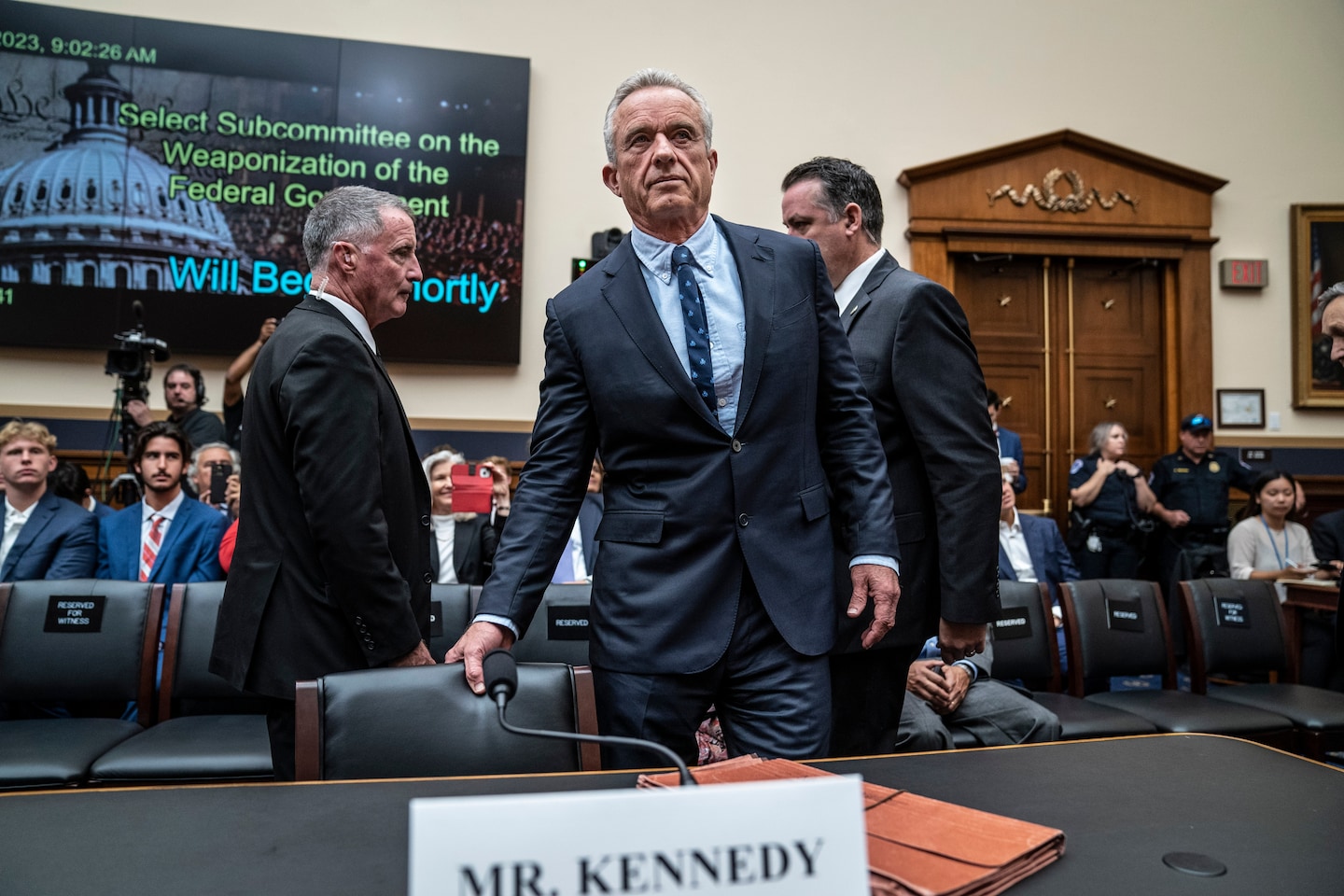 The Polarizing Rise of RFK Jr.: Republicans Support, Democrats Criticize