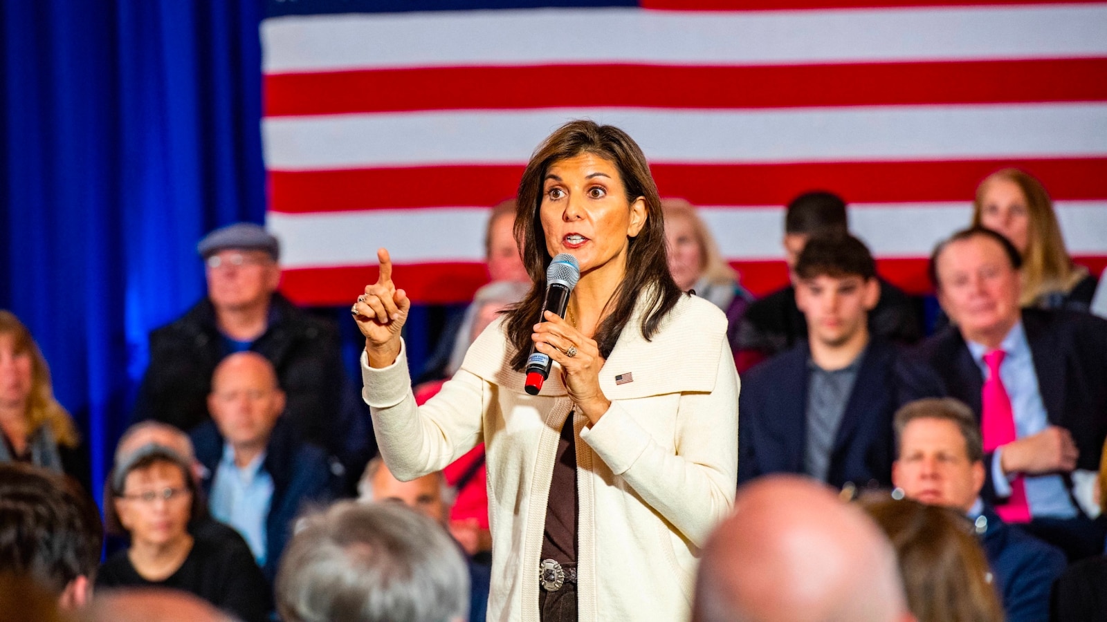 "Nikki Haley Gains Ground on Trump in New Hampshire Primary Polls"