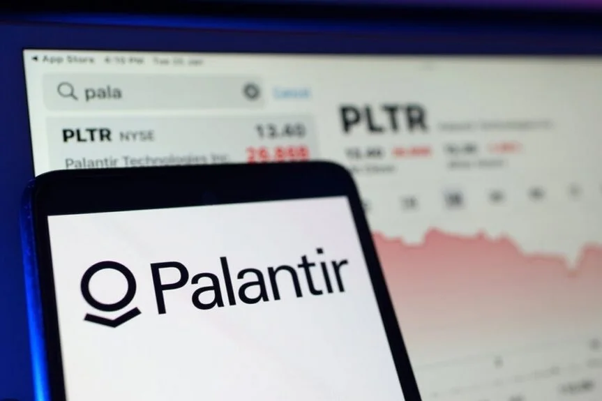 Palantir's Q3 Earnings: A Crucial Test Amid Analyst Speculation and Stake Reductions