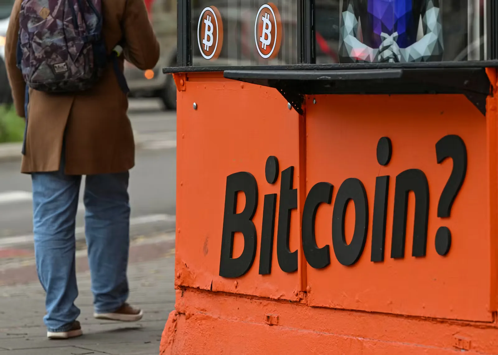 Bitcoin steadies after weekend rout as traders eye critical $73k support