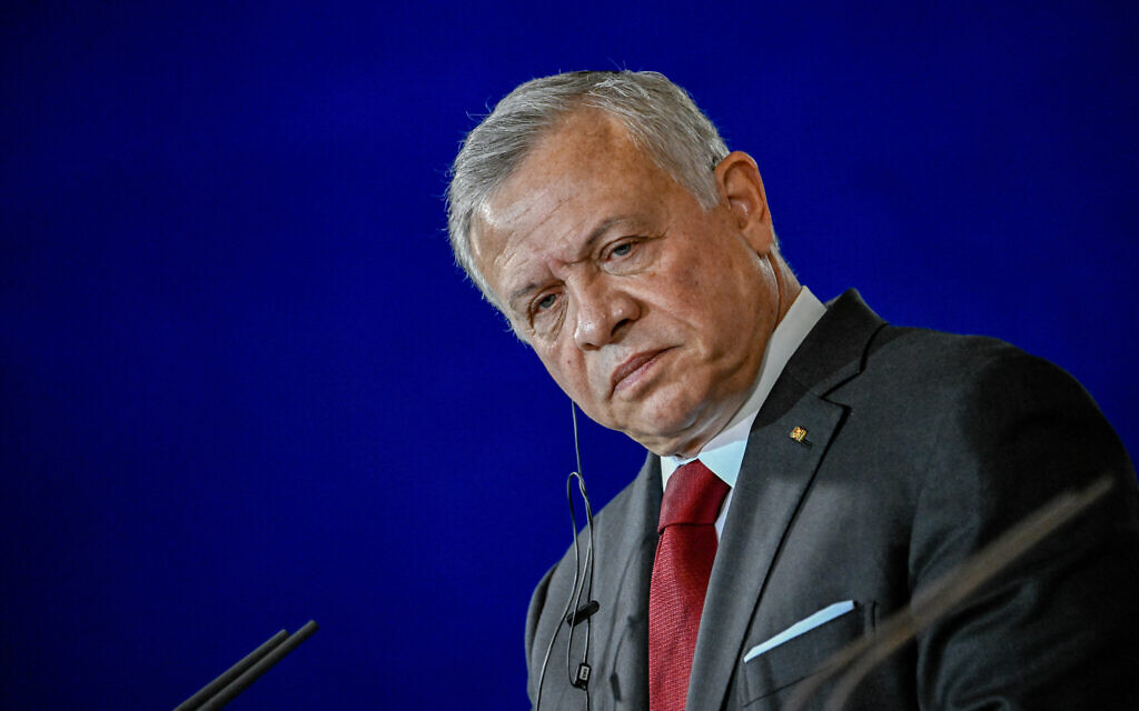 "Jordanian King Rejects Palestinian Refugees, Warns of Middle East Abyss"