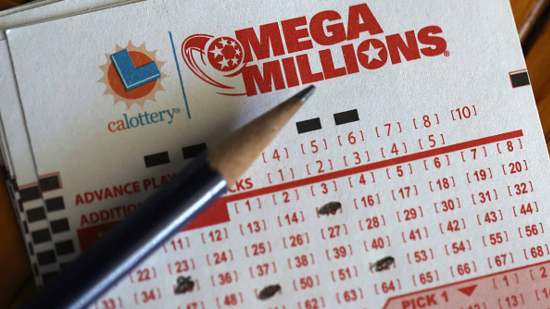 "Record-Breaking Lottery Jackpots Reach $1.9 Billion: Pitfalls and Next Drawing Dates"