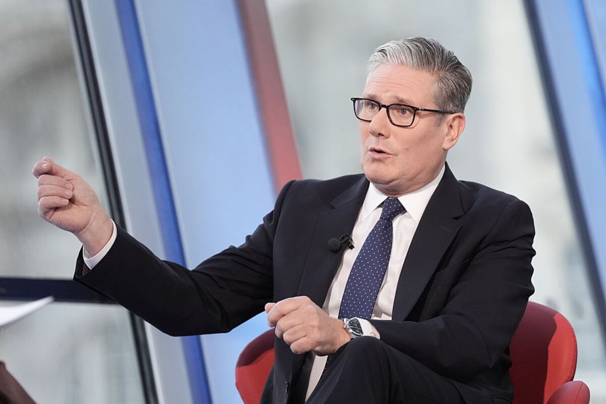 Featured image for Starmer Criticizes Farage and Reform Immigration Amid Labour Challenges