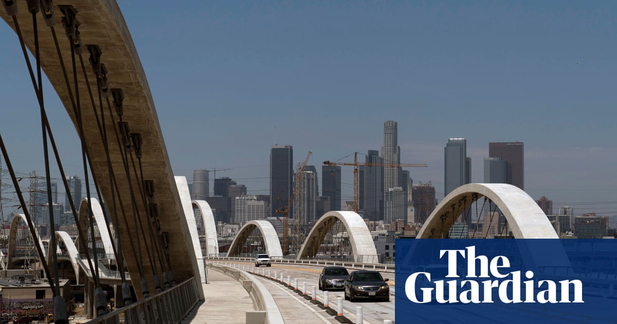 Teen's social media stunt ends in tragic death while climbing Los Angeles bridge.