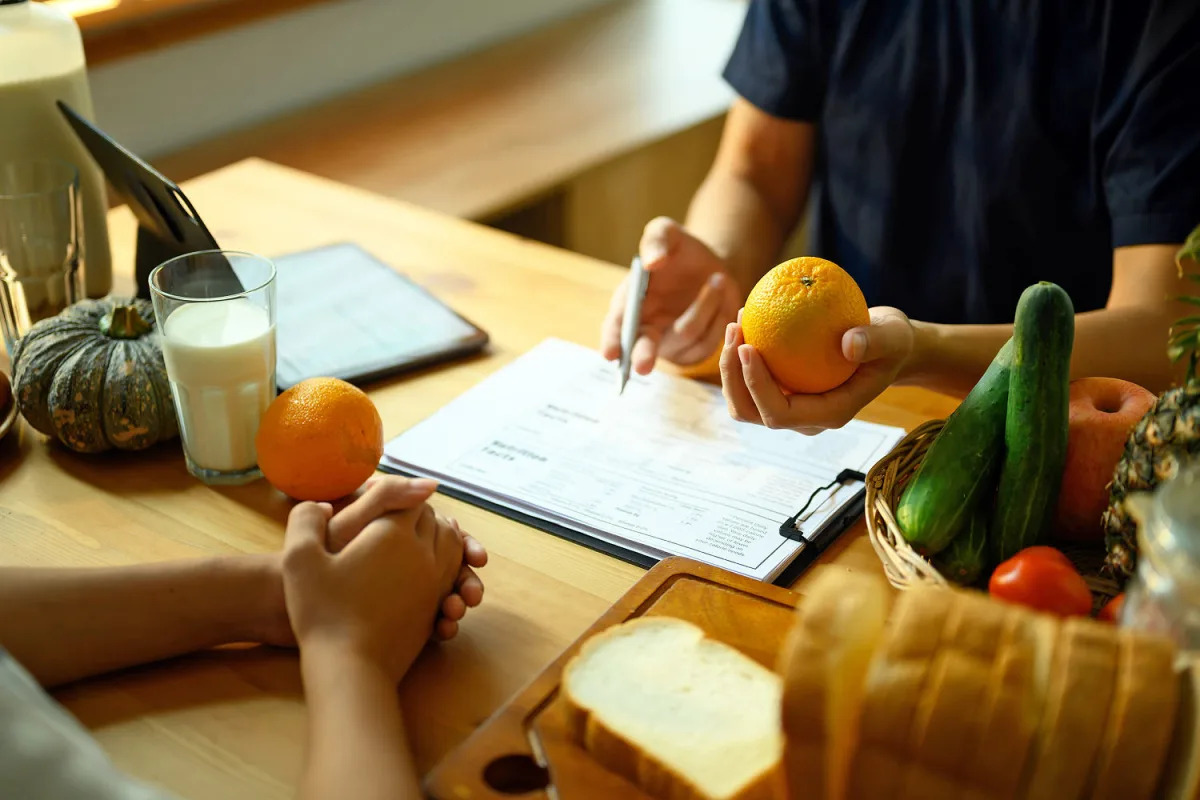 Featured image for "Dietitian vs. Nutritionist: Understanding the Key Differences"