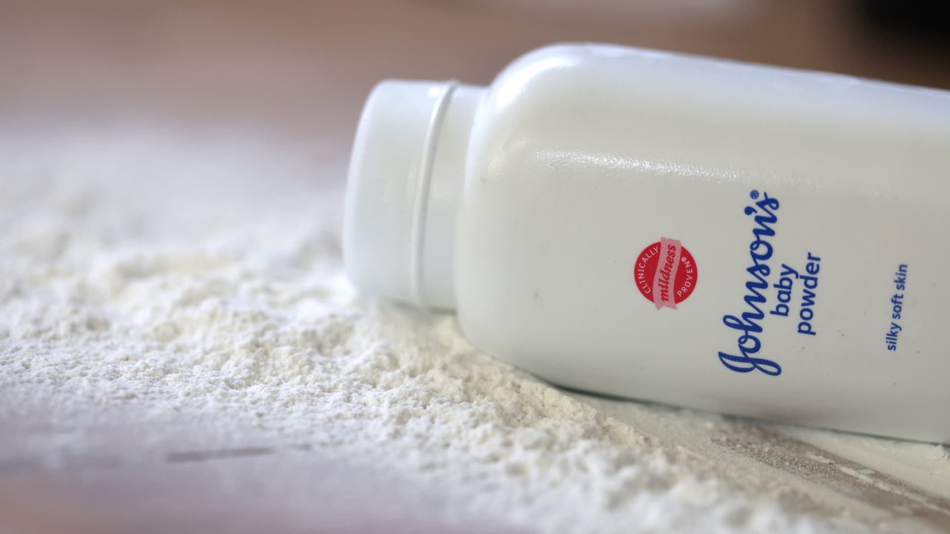 Featured image for Judge Halts Thousands of Johnson & Johnson Talc and Cancer Lawsuits