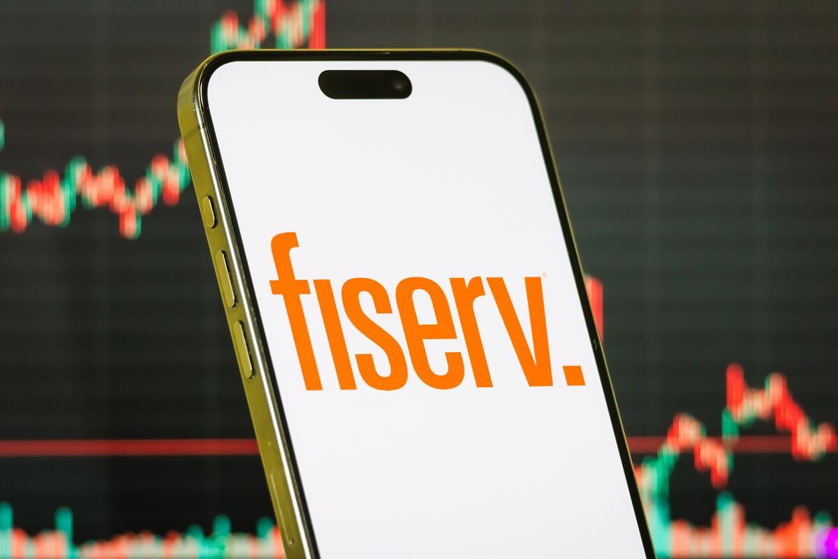 Featured image for Fiserv Stock Plummets 43% Amid Earnings Miss and Leadership Shakeup