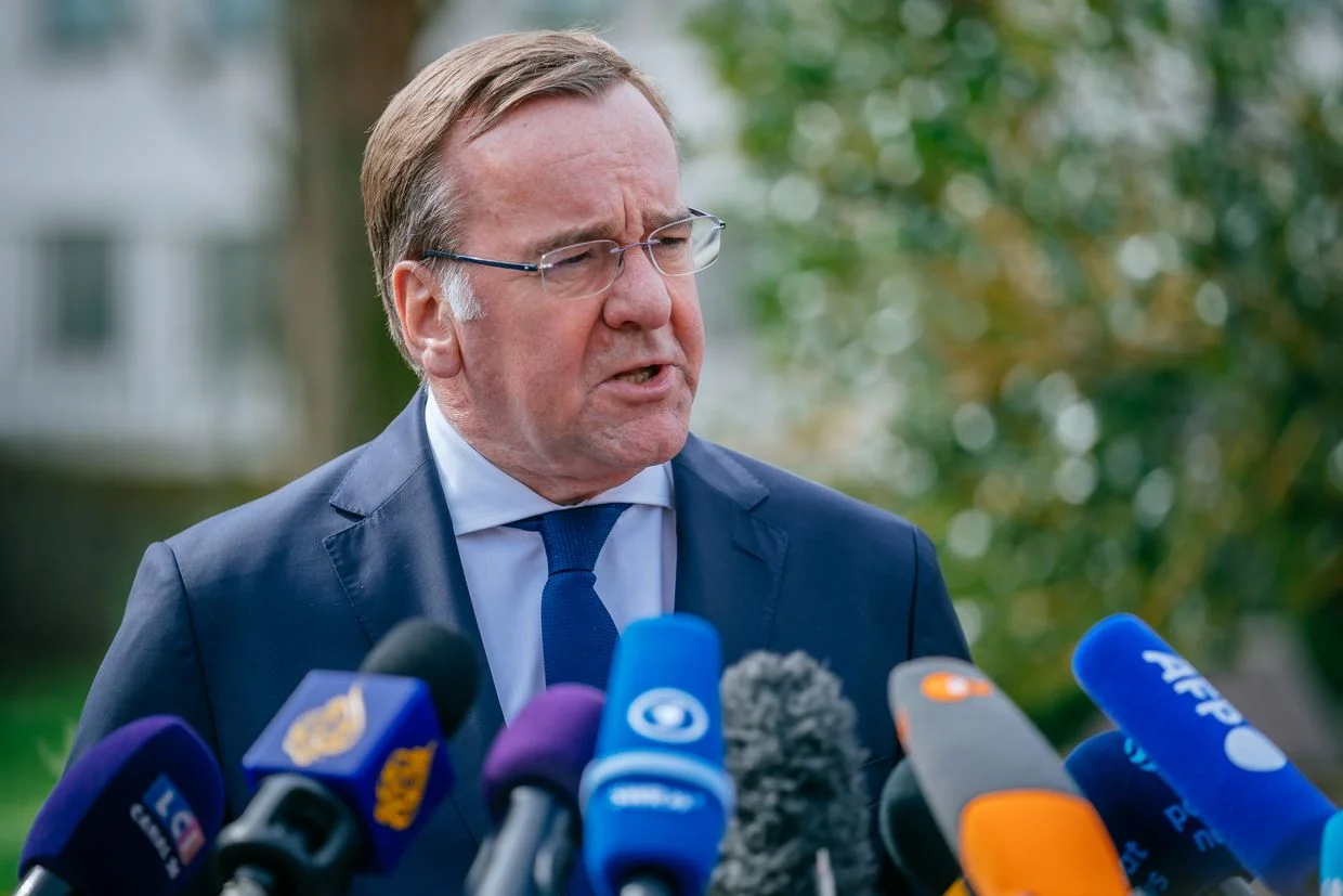 "International Support for Ukraine: Germany and NATO Allies Provide Military Aid and Assistance"