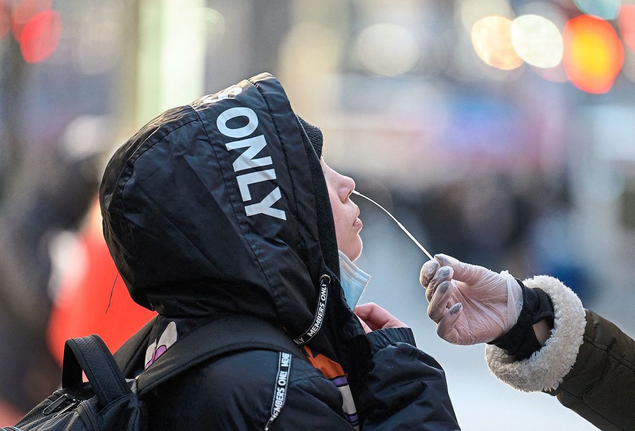 Featured image for Navigating Negative COVID-19 Test Results: What to Do When You're Sure You Have the Virus