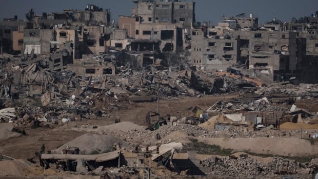 "Analysts Examine Israel's Use of Powerful Weapons in Destructive Gaza Campaign"