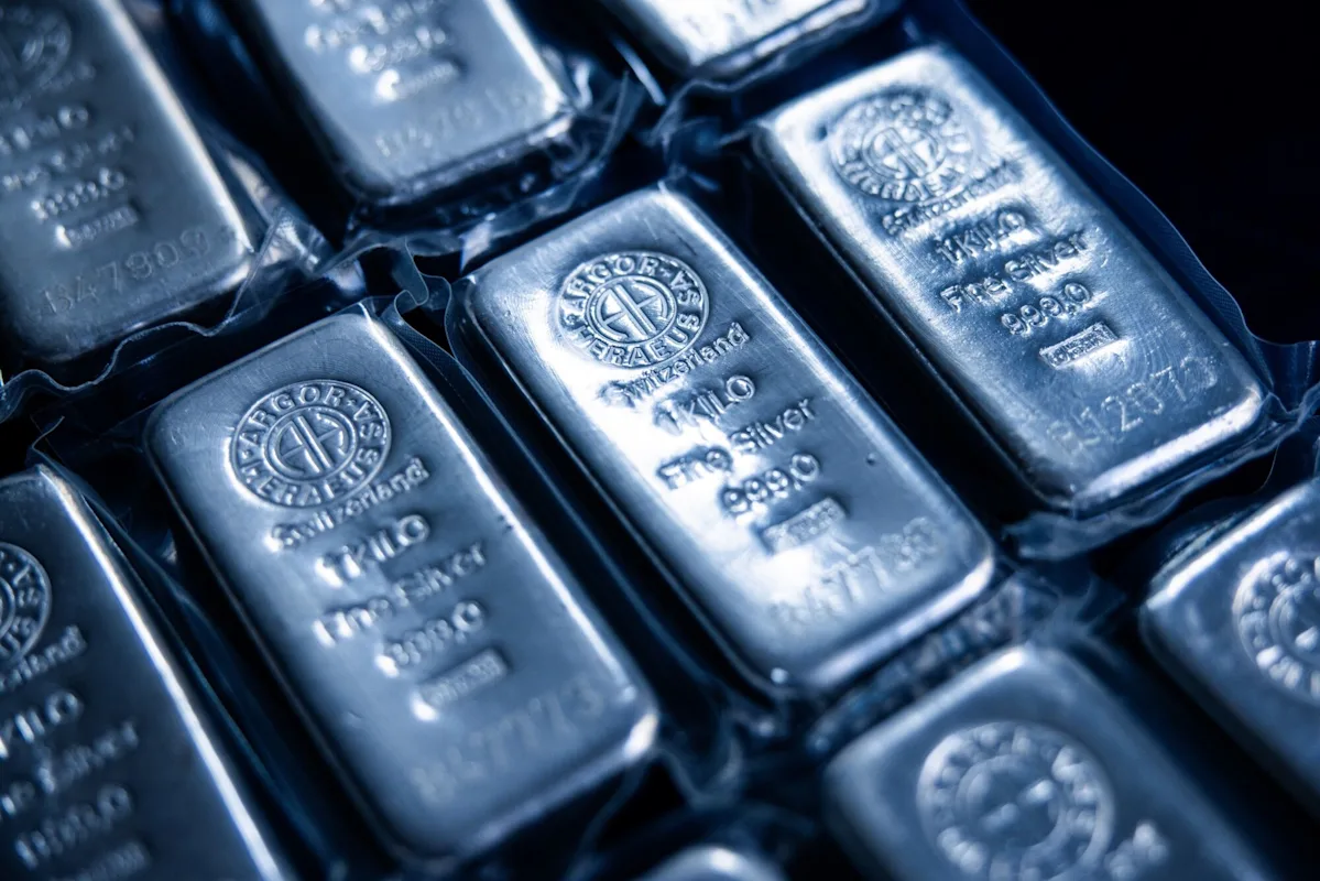 Featured image for Silver Surges to Record Highs Amid Market Turmoil