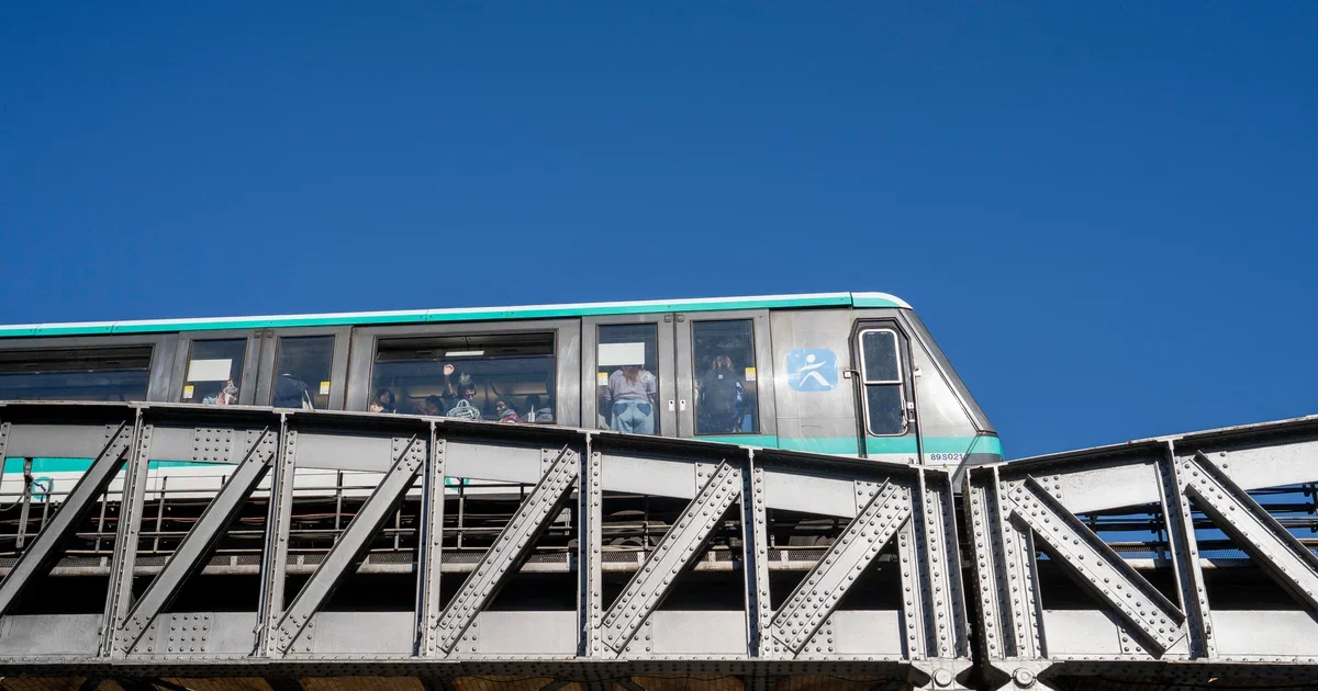 Suspect Arrested in Paris Train Attempted Rape After Viral Video