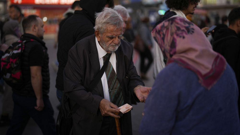 "Turkey Takes Drastic Measures: Interest Rate Soars to 40% to Tackle Inflation"