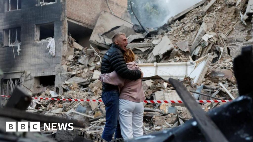 Featured image for Deadly Russian Strikes on Kyiv Leave At Least 15 Dead