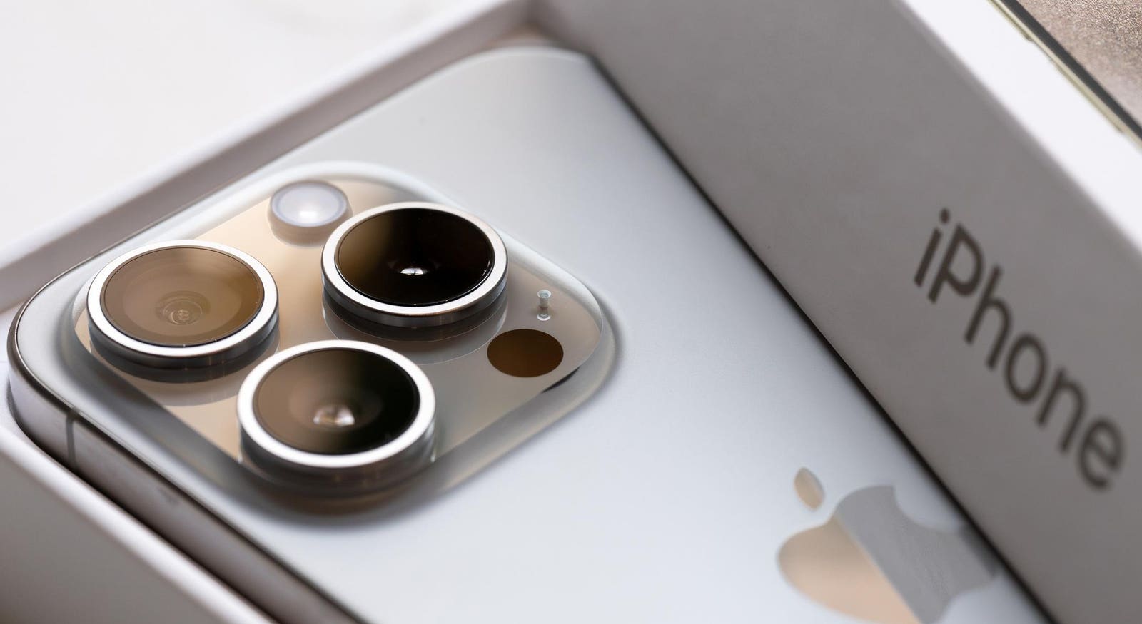 "RCS Finally Coming to iPhone: Google's Surprise Leak Reveals Fall 2024 Timeline"