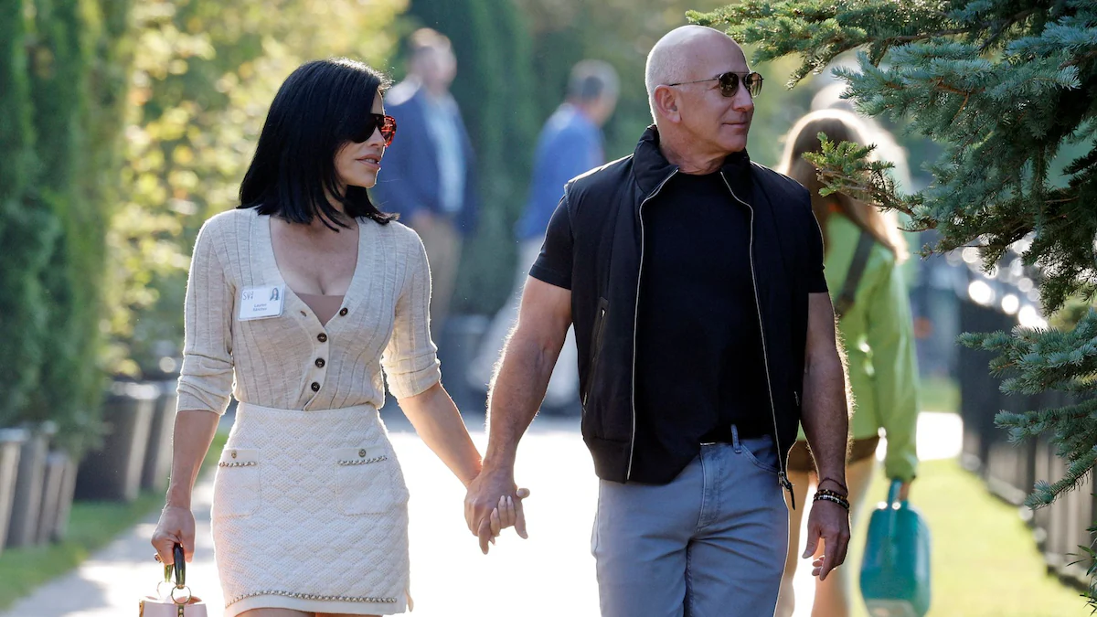 Featured image for Jeff Bezos Unveils New Hairstyle Post-Wedding with Lauren Sánchez