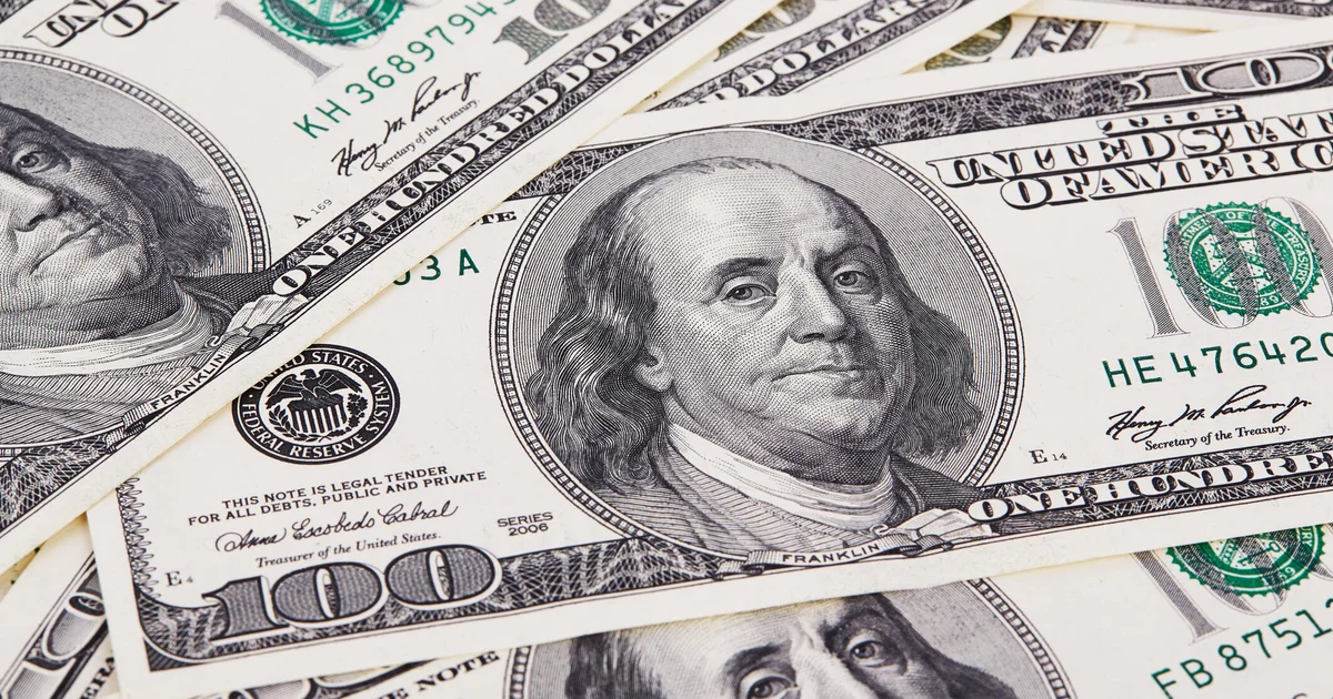 Featured image for U.S. Debt Surpasses $38 Trillion Amid Economic Concerns