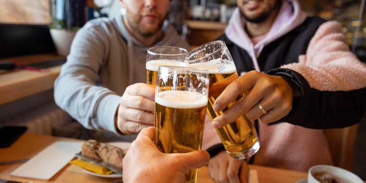 Featured image for "At What Age Should You Stop Drinking Alcohol, According to a Dementia Expert?"