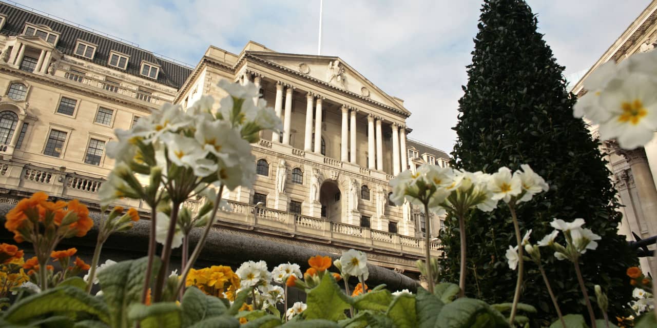 UK Mortgage Market Faces Uncertainty Amidst Bank of England's Rate Hike Decision.