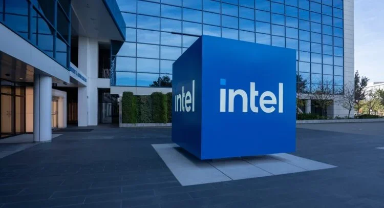 Intel's Q4 Preview: AI Push Amid Foundry Delays