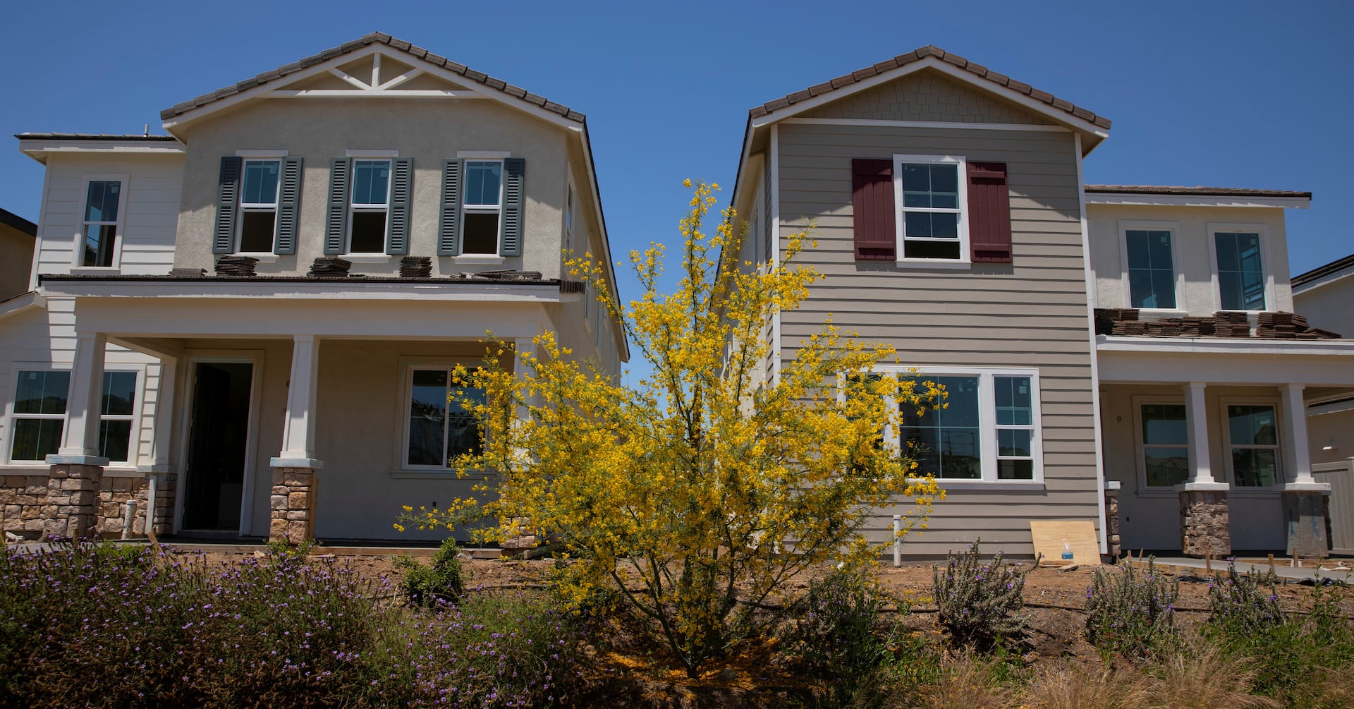 "Rising Gasoline and Shelter Costs Drive US Prices Up, Despite Slowing Inflation"