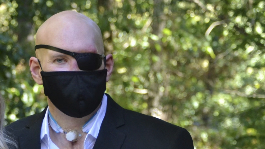 Featured image for Groundbreaking Whole Eye and Face Transplant Gives Hope to Arkansas Man