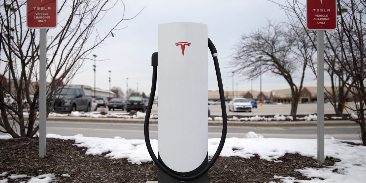 "Challenges of Cold Weather for Electric Car Owners: From Charging Times to Battery Performance"