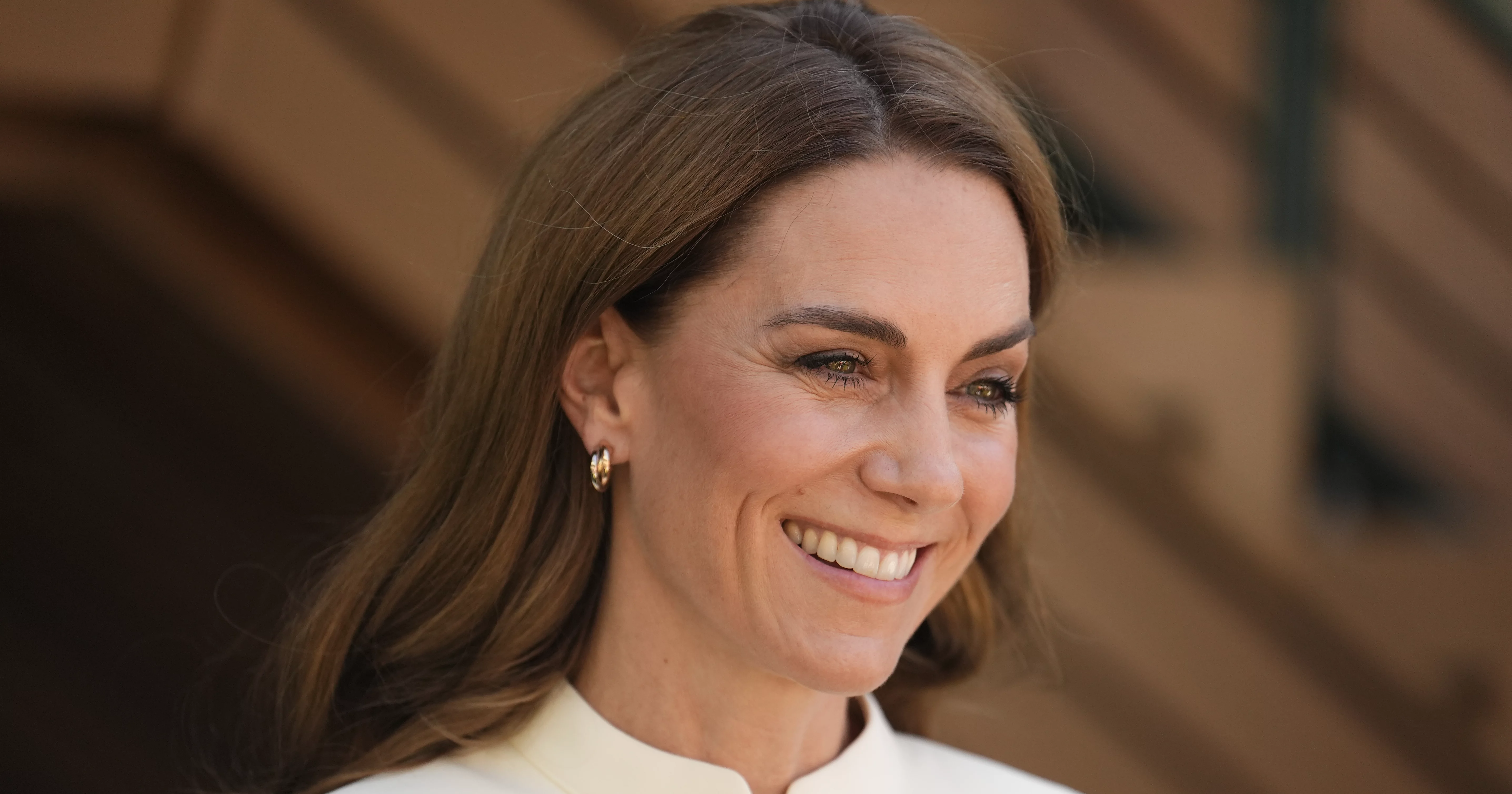 Featured image for Kate Middleton's Blonde Hair Makeover Sparks Buzz