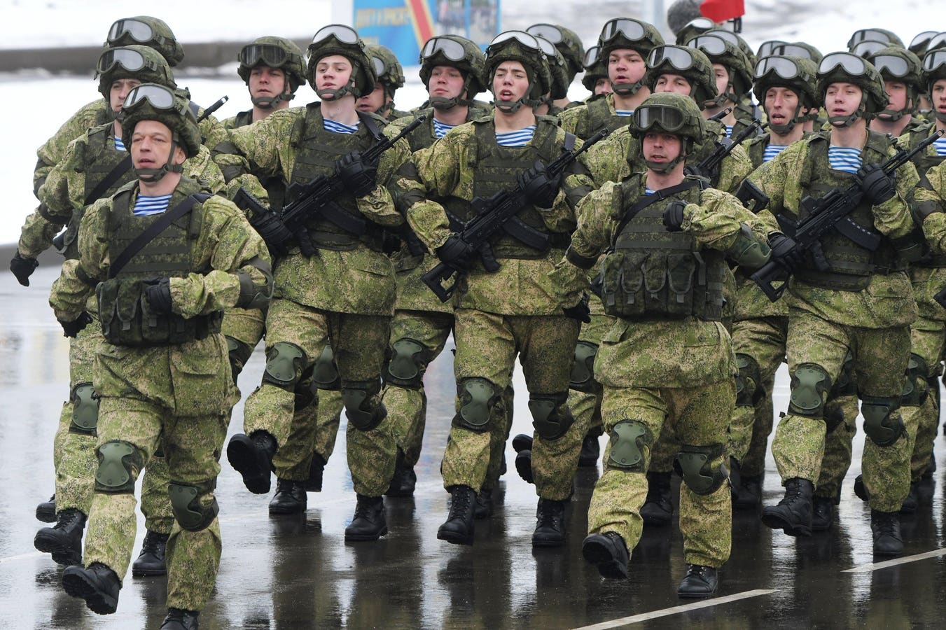 "Russian Paratroopers Suffer Devastating Losses in Ukraine's Dnipro Bridgehead Offensive"