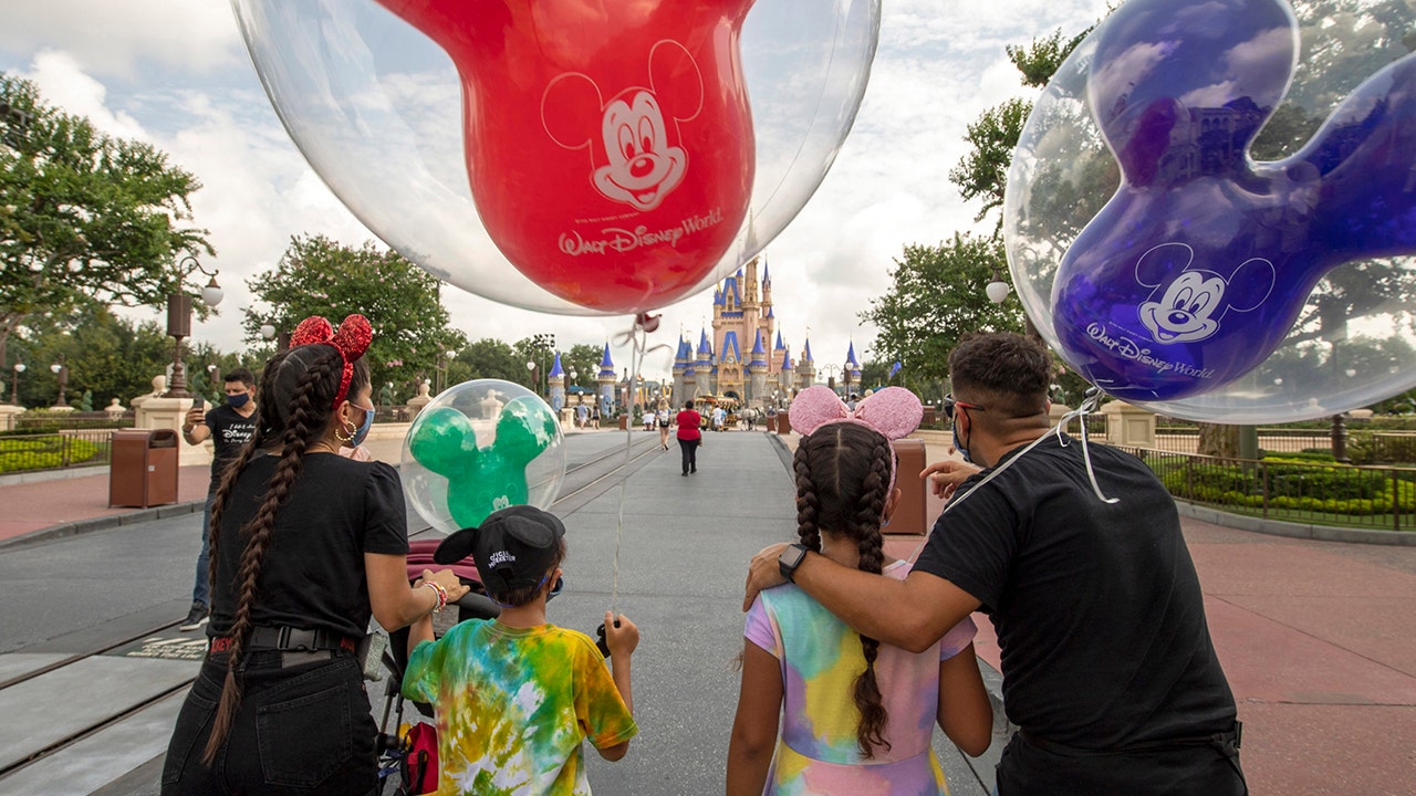 Featured image for Disney Parks Experience Decreased Crowds and Shorter Wait Times on Fourth of July