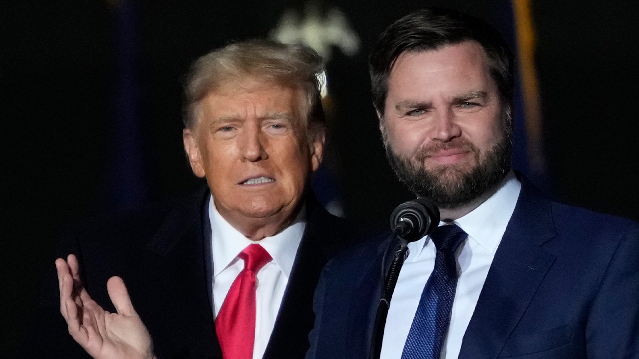 Featured image for Trump Chooses 'Hillbilly Elegy' Author J.D. Vance as Running Mate