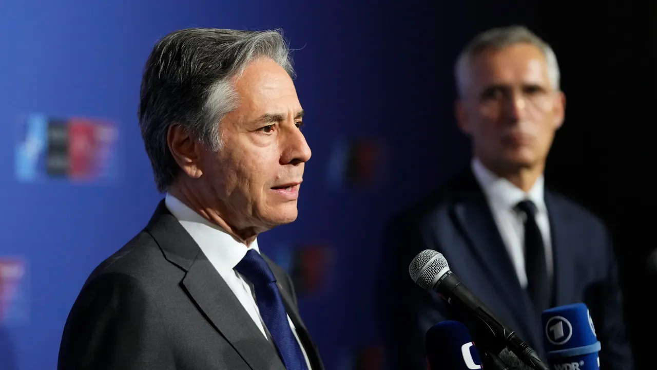 NATO Eases Weapon Restrictions, Boosts Aid for Ukraine