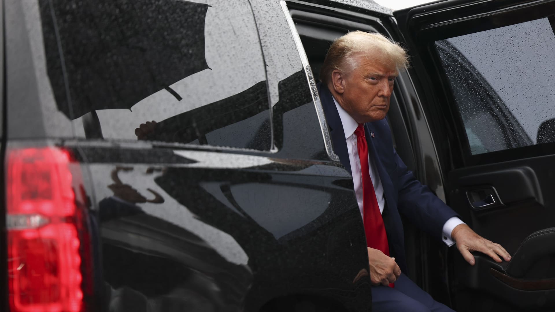 "Judge schedules hearing for Trump's protective order in election case"