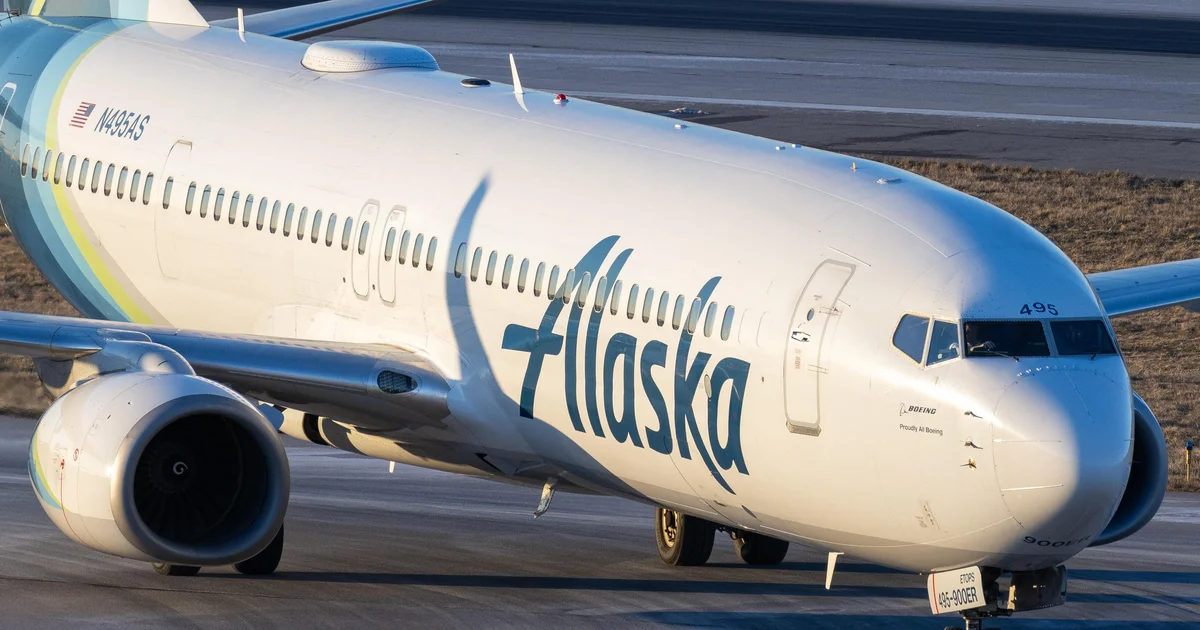 Featured image for Alaska Airlines resumes flights after nationwide tech outage