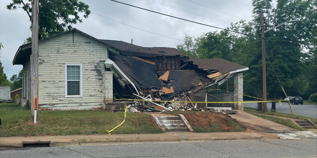 Fatal High-Speed Chase Ends in Tragic Crash into North Carolina Home.