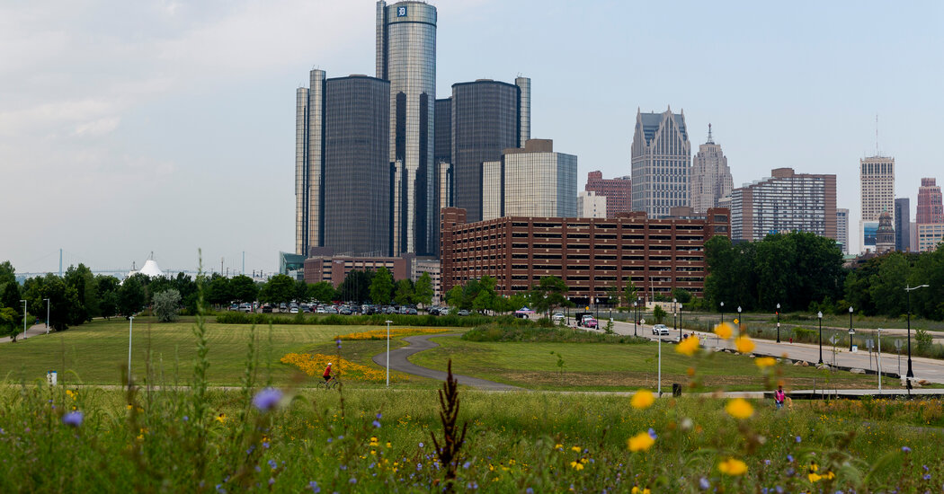 Featured image for Detroit's Road to Renewal: Mayoral Race and Political Outlook