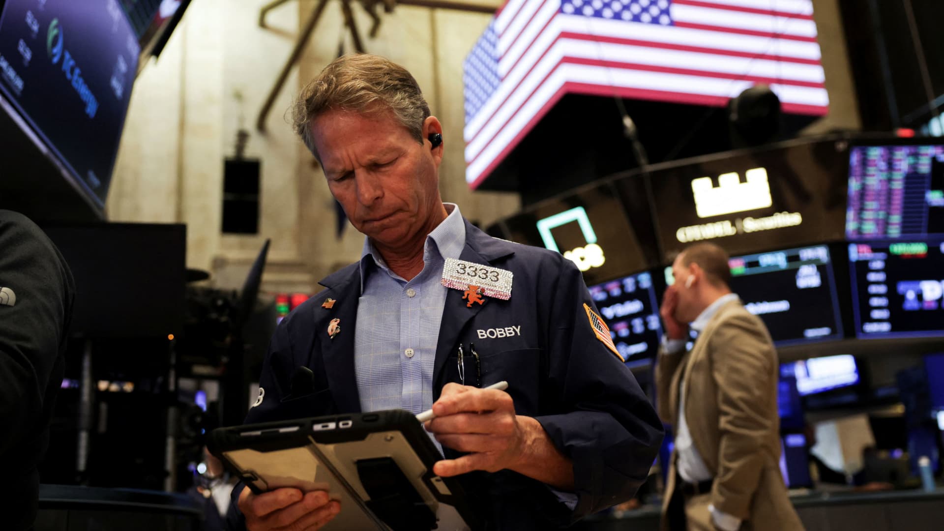 Stock Futures Steady After Record-Breaking Week Amid Market Caution