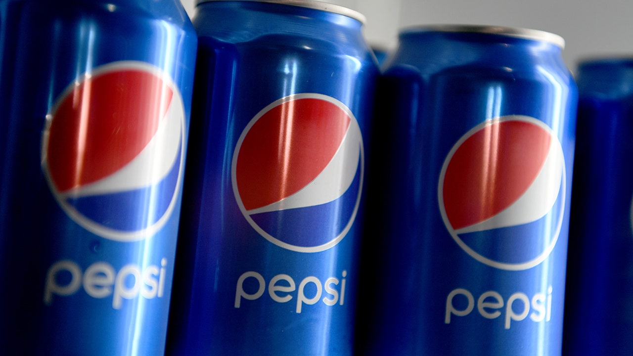 Featured image for "Subway's Major Beverage Shake-Up: Pepsi to Replace Coca-Cola Products"