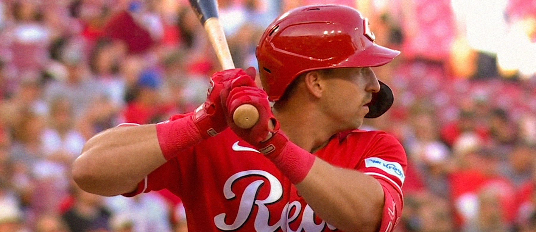 Spencer Steer's homer helps Reds secure comeback win against Red Sox.
